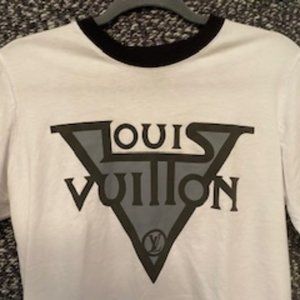 Louis Vuitton Men's Size Medium T-Shirt.  PRICE DROP